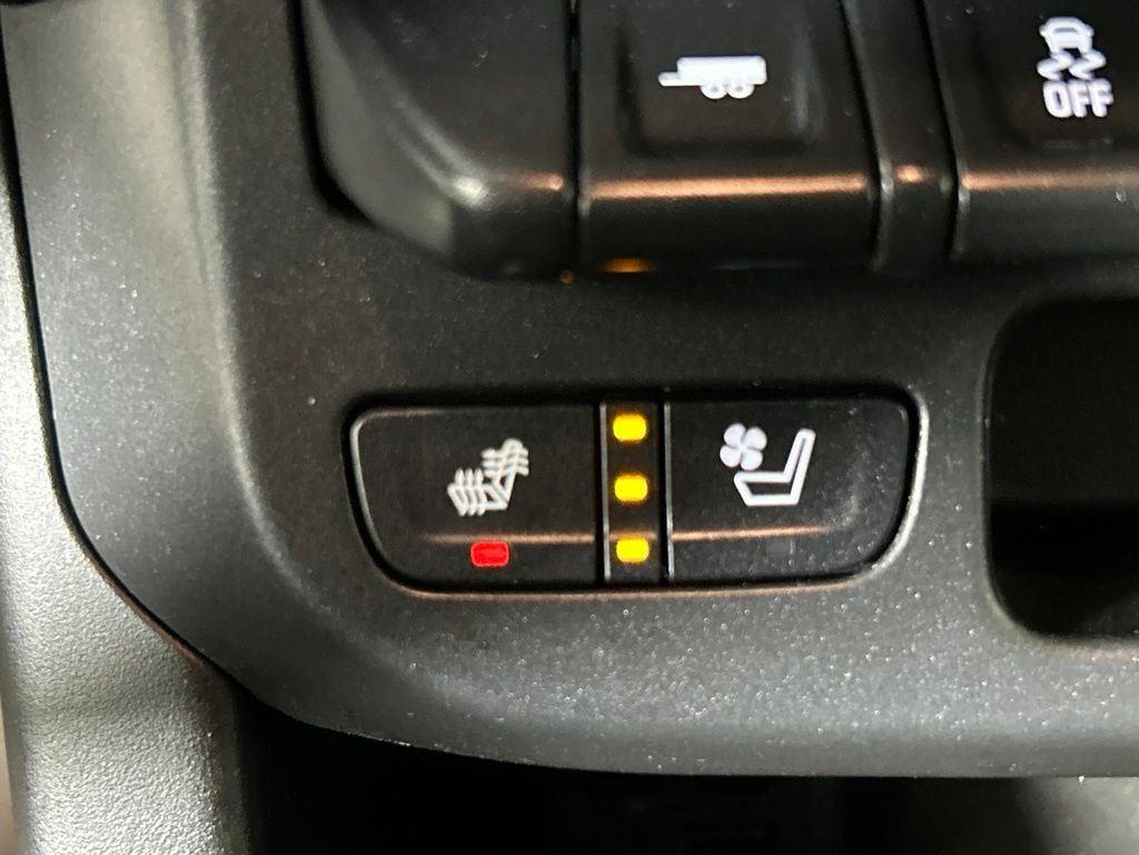 Used 2021 Cayenne Red GMC Denali image 13