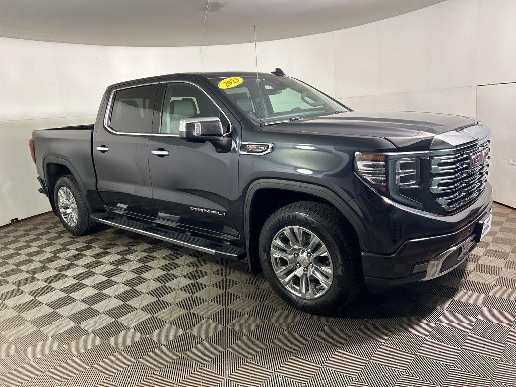 Used 2023 Titanium GMC Denali image 5