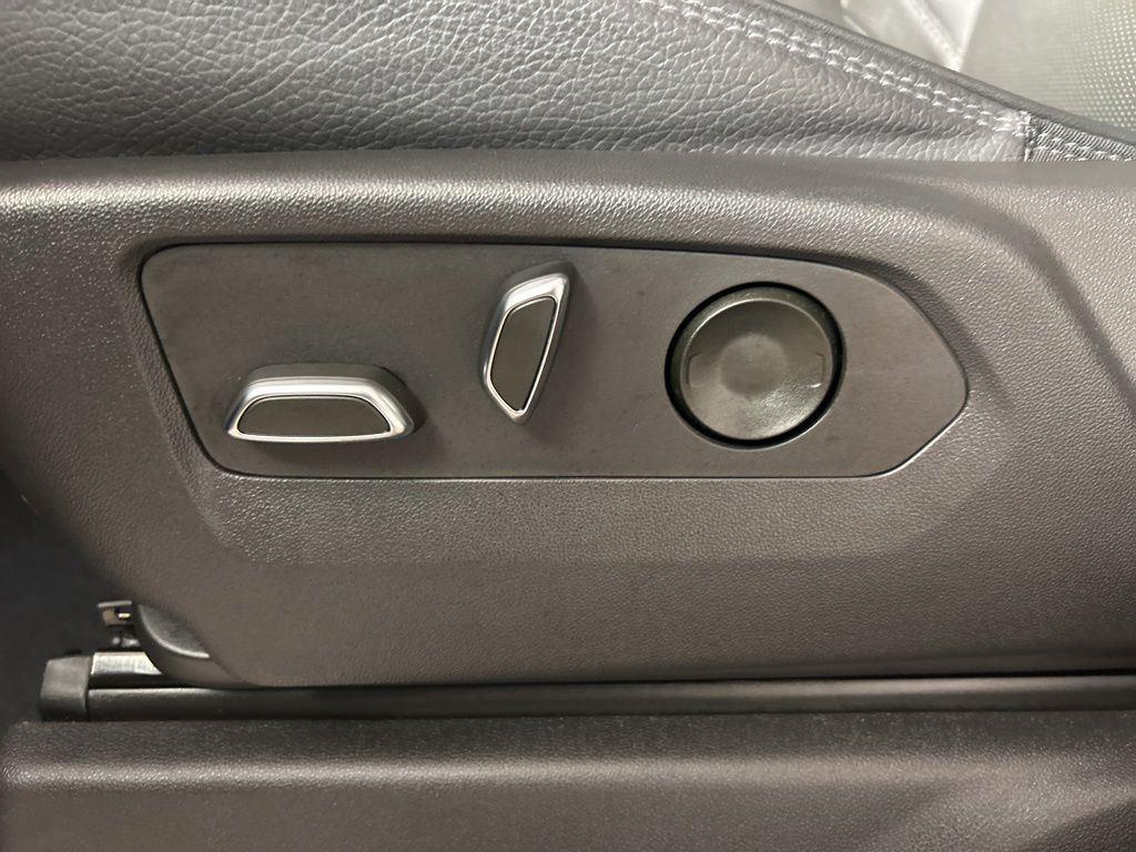 Used 2023 Titanium GMC Denali image 15