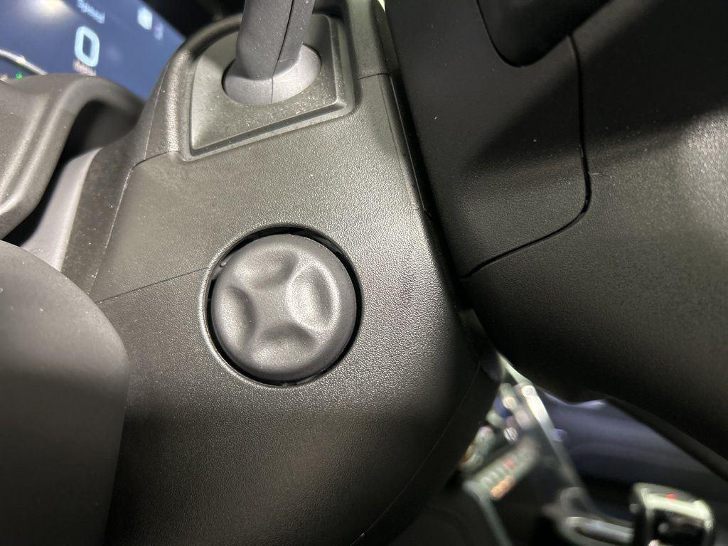 Used 2023 Titanium GMC Denali image 25