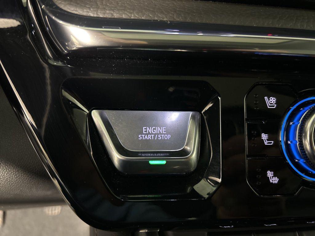 Used 2023 Titanium GMC Denali image 30