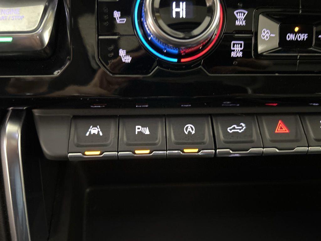 Used 2023 Titanium GMC Denali image 33