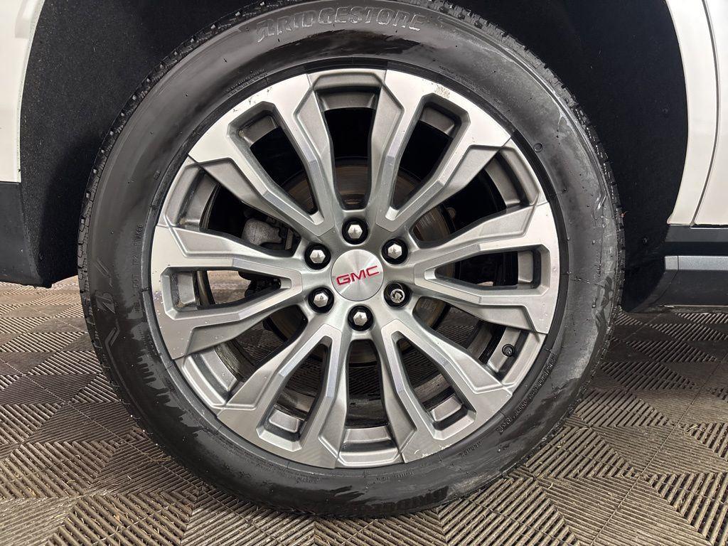 Used 2021 White Frost GMC Denali image 2