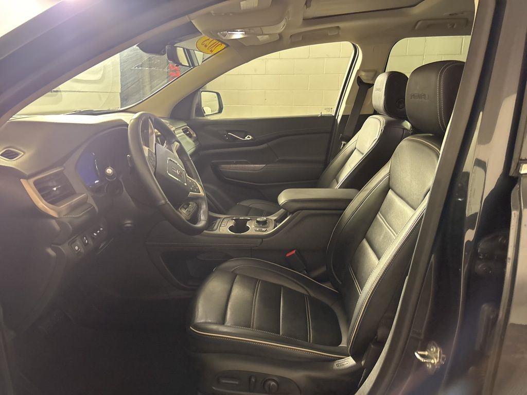 Used 2023 Hunter Green GMC Denali image 4