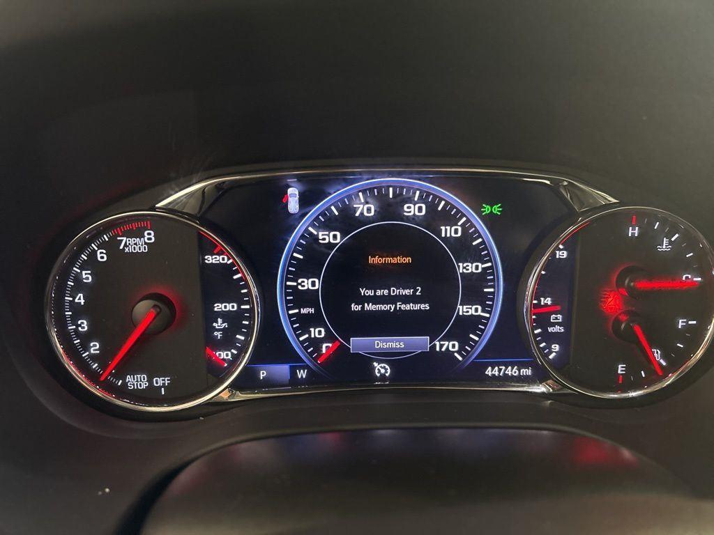 Used 2023 Hunter Green GMC Denali image 9