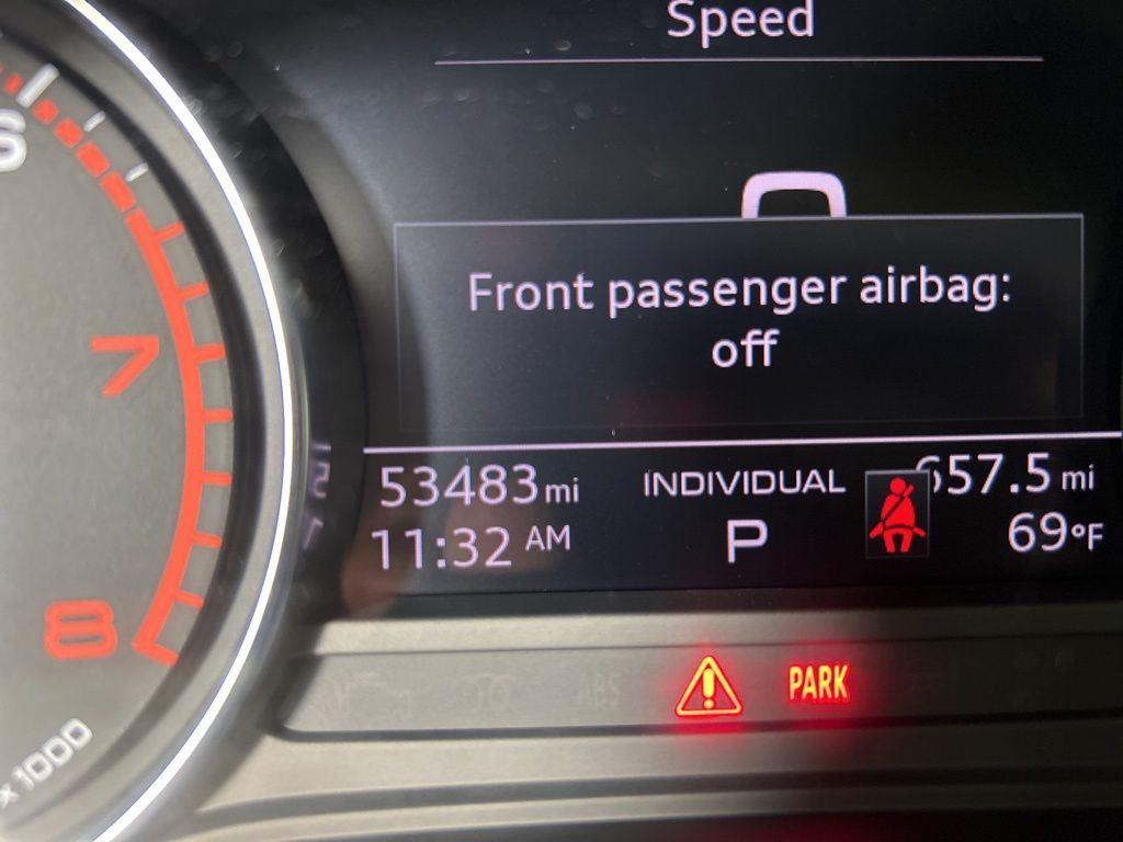 Used 2022 Glacier White Audi 40 Premium image 9