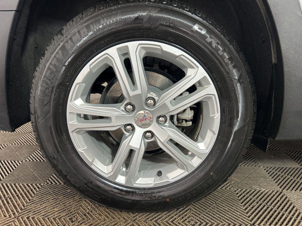 Used 2023 Sterling Metallic GMC SLE image 2