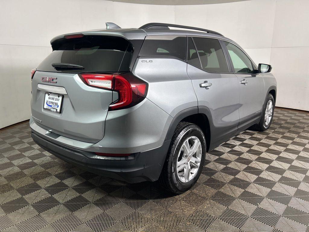 Used 2023 Sterling Metallic GMC SLE image 6