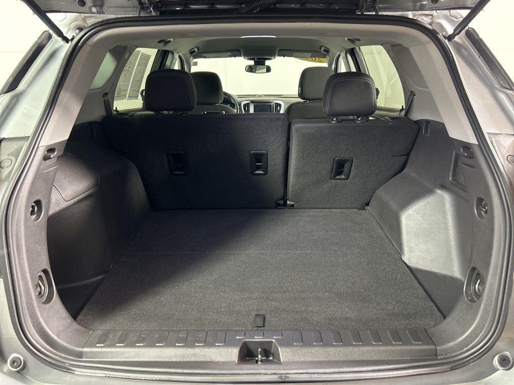 Used 2023 Sterling Metallic GMC SLE image 8