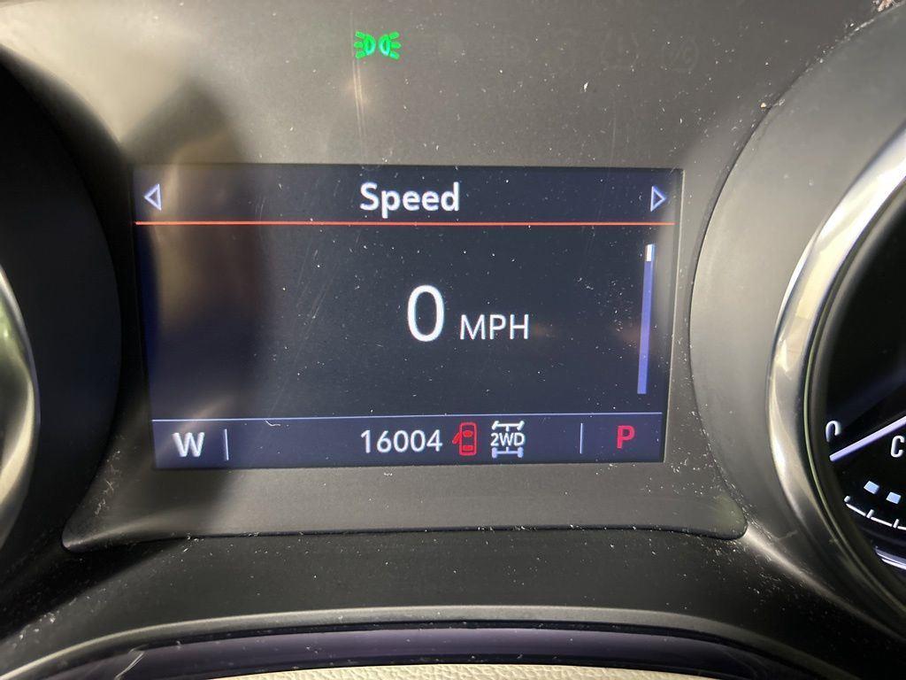 Used 2023 Summit White Buick Preferred image 18