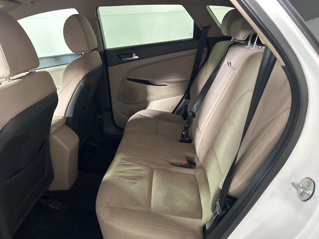 Used 2020 Cream White Hyundai Value image 16