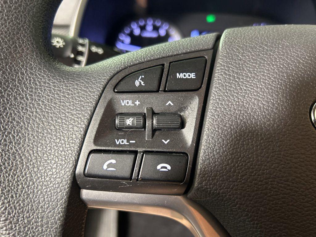 Used 2020 Cream White Hyundai Value image 21