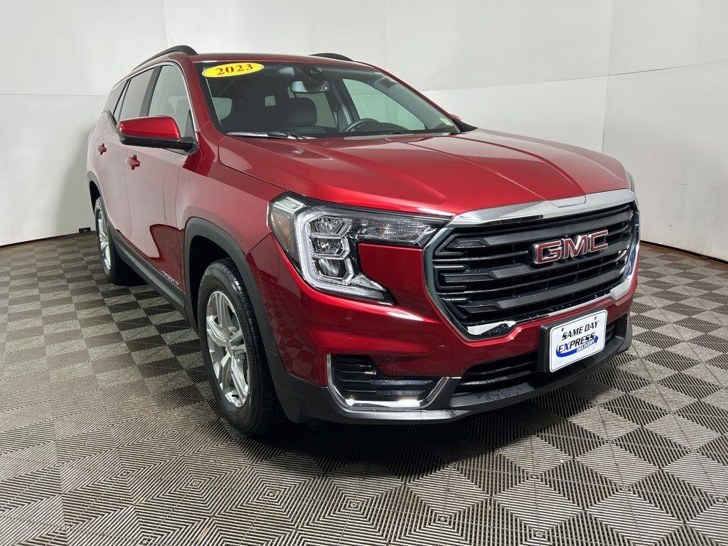 Used 2023 Volcanic Red GMC SLE image 4