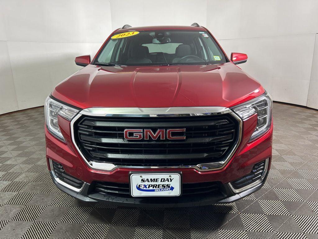 Used 2023 Volcanic Red GMC SLE image 12