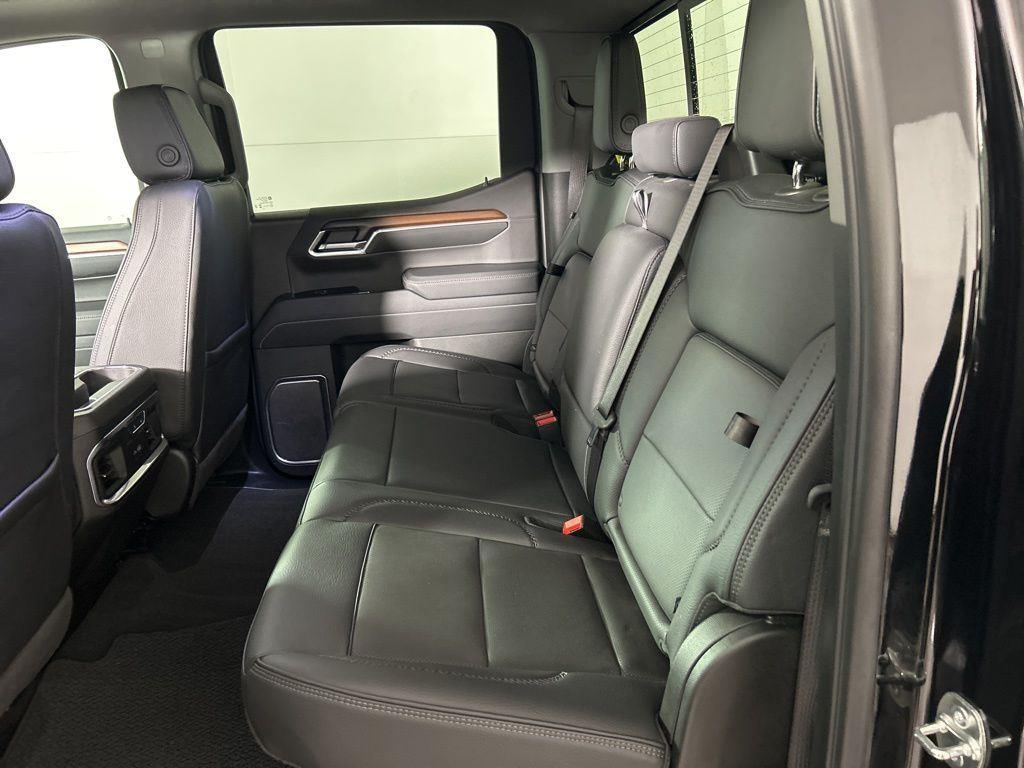 Used 2025 Onyx Black GMC Denali image 16