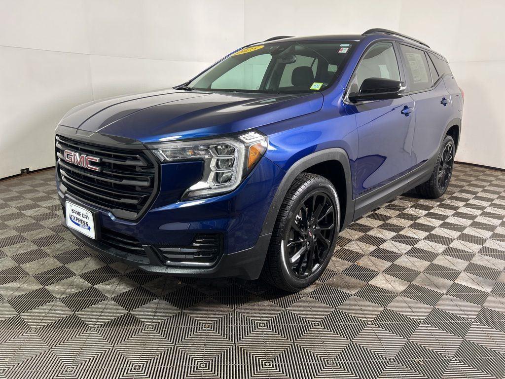 Used 2023 Marine Metallic GMC SLE image 12