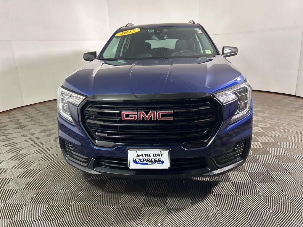 Used 2023 Marine Metallic GMC SLE image 13