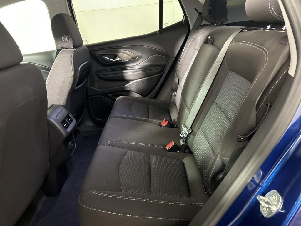Used 2023 Marine Metallic GMC SLE image 17