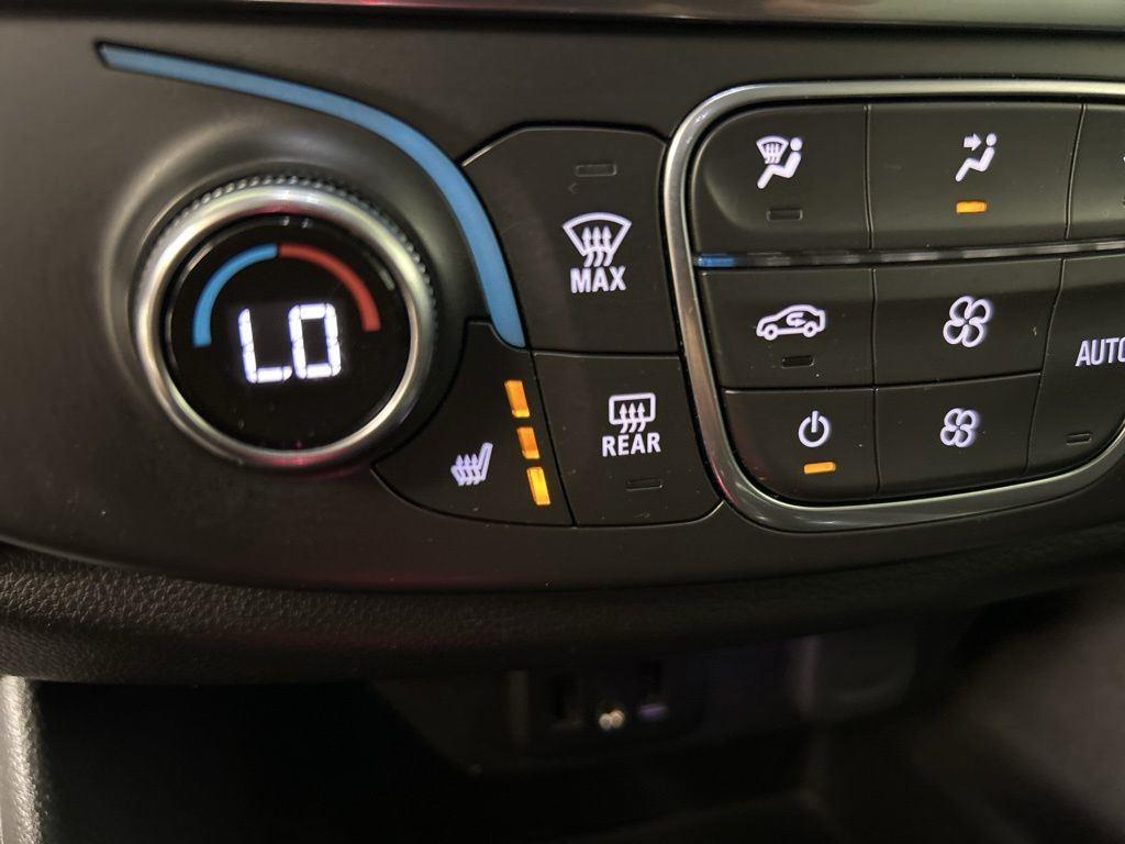 Used 2019 Silver Ice Metallic Chevrolet LT image 26