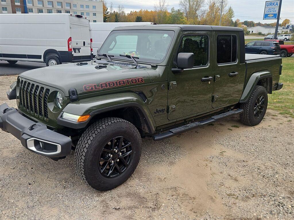 2022 Jeep Gladiator Sport S Crew Cab 4WD