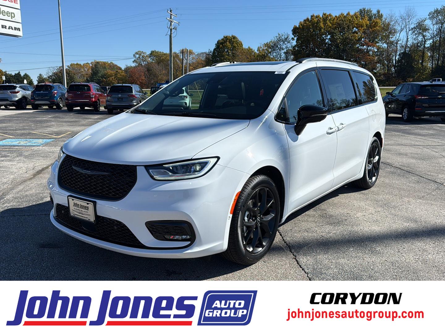 Bright White Clearcoat 2026 Chrysler Pacifica Limited FWD Minivan Front-Wheel Drive 9-Speed Automatic