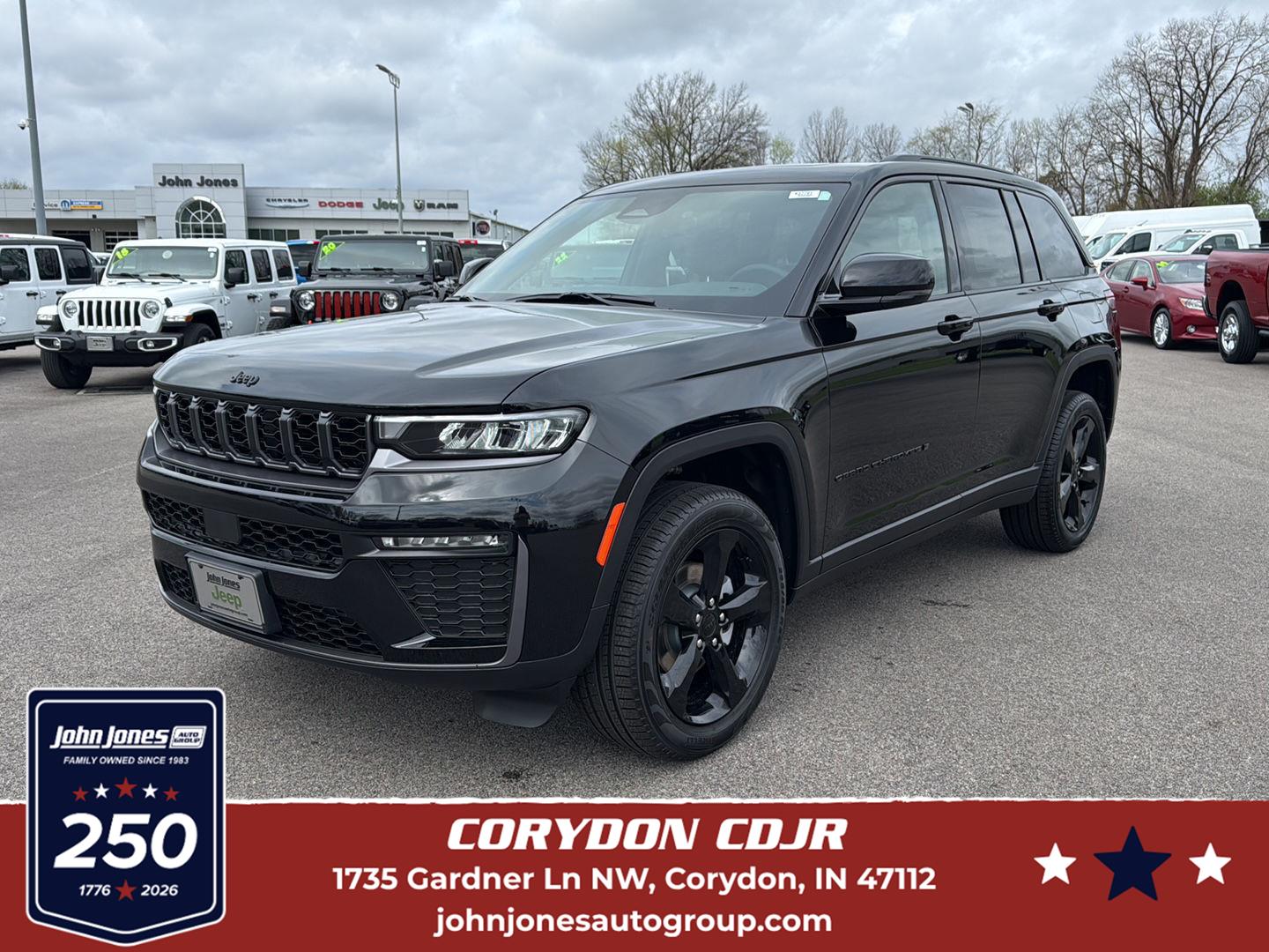 Diamond Black Crystal Pearlcoat 2026 Jeep Grand Cherokee SUV / Crossover Four-Wheel Drive 8-Speed Automatic