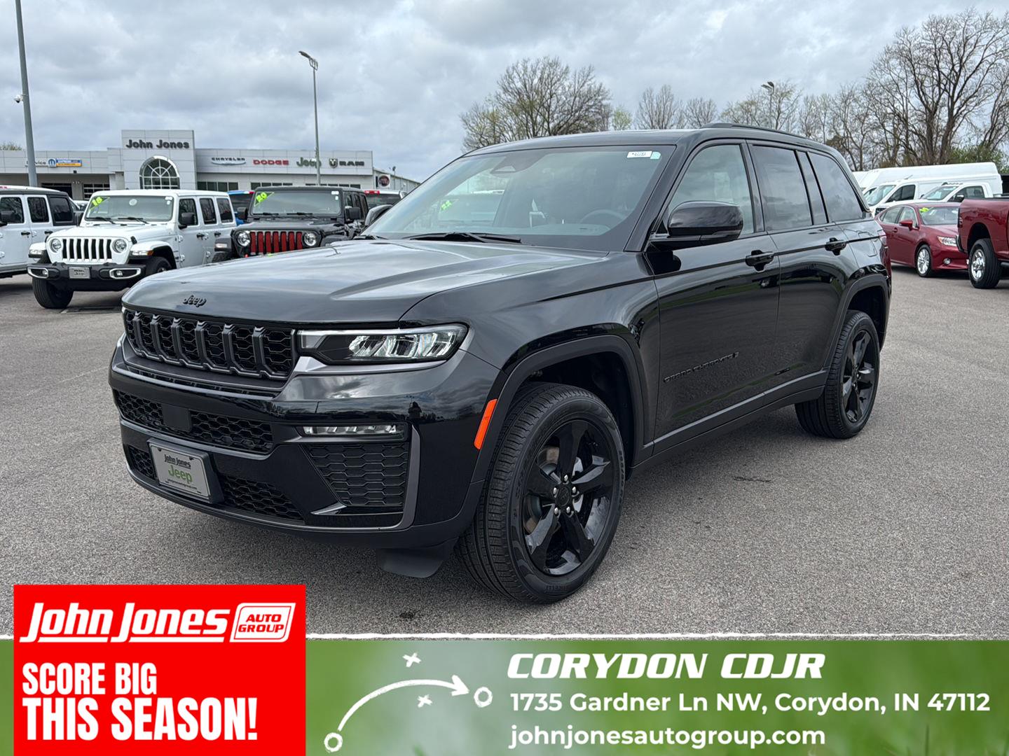 Diamond Black Crystal Pearlcoat 2026 Jeep Grand Cherokee SUV / Crossover Four-Wheel Drive 8-Speed Automatic