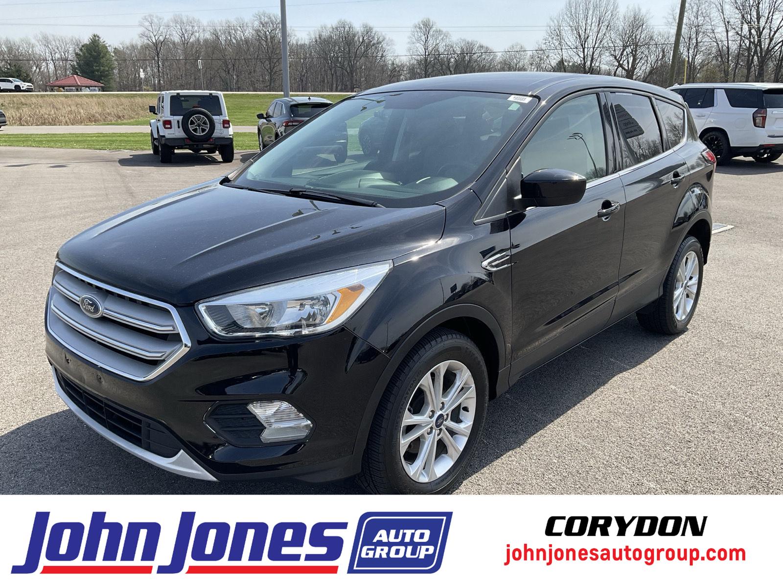 Agate Black 2019 Ford Escape SE FWD SUV / Crossover Front-Wheel Drive 6-Speed Automatic