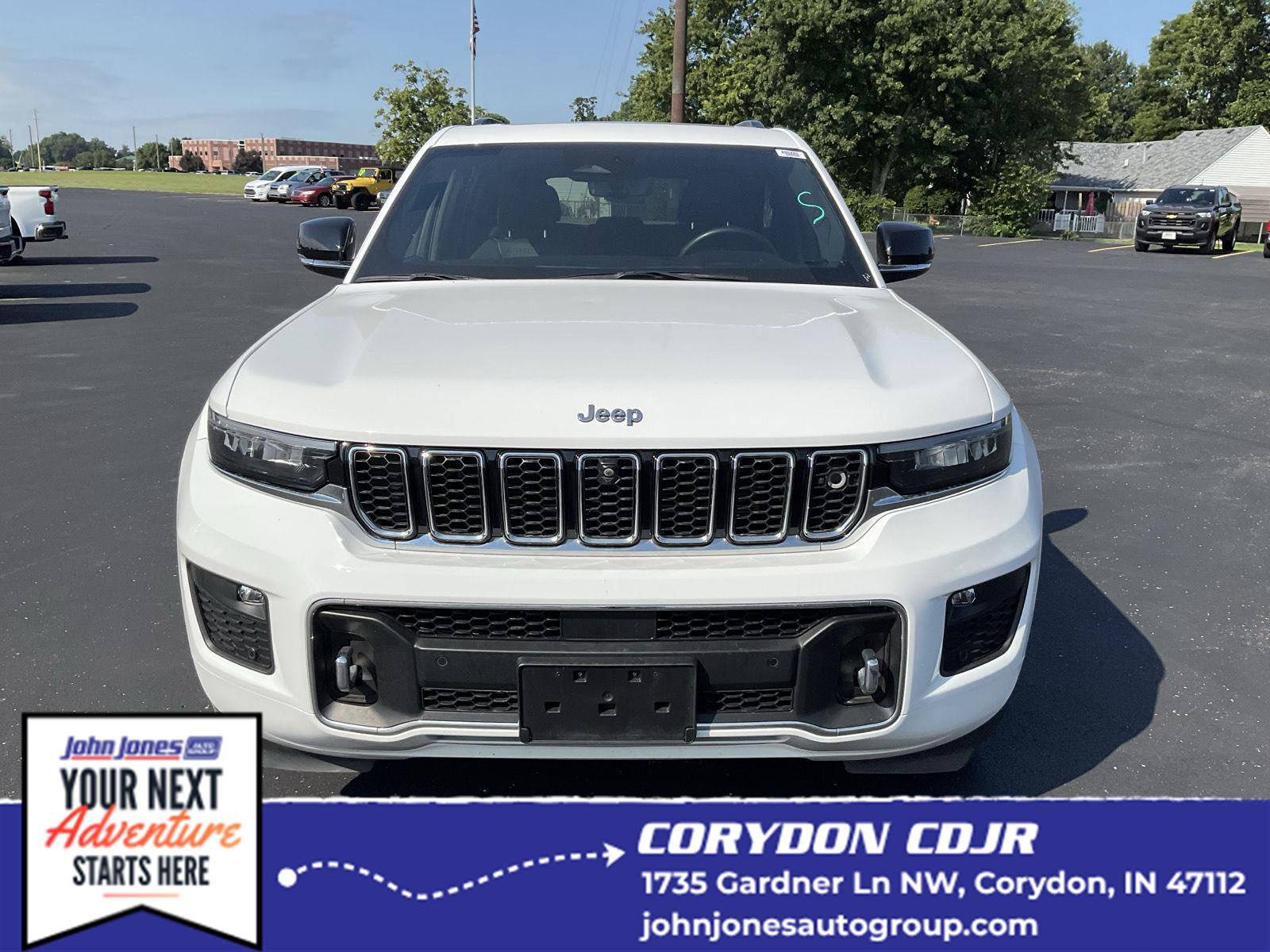 Diamond Black Crystal Pearlcoat 2023 Jeep Grand Cherokee SUV / Crossover Four-Wheel Drive 8-Speed Automatic