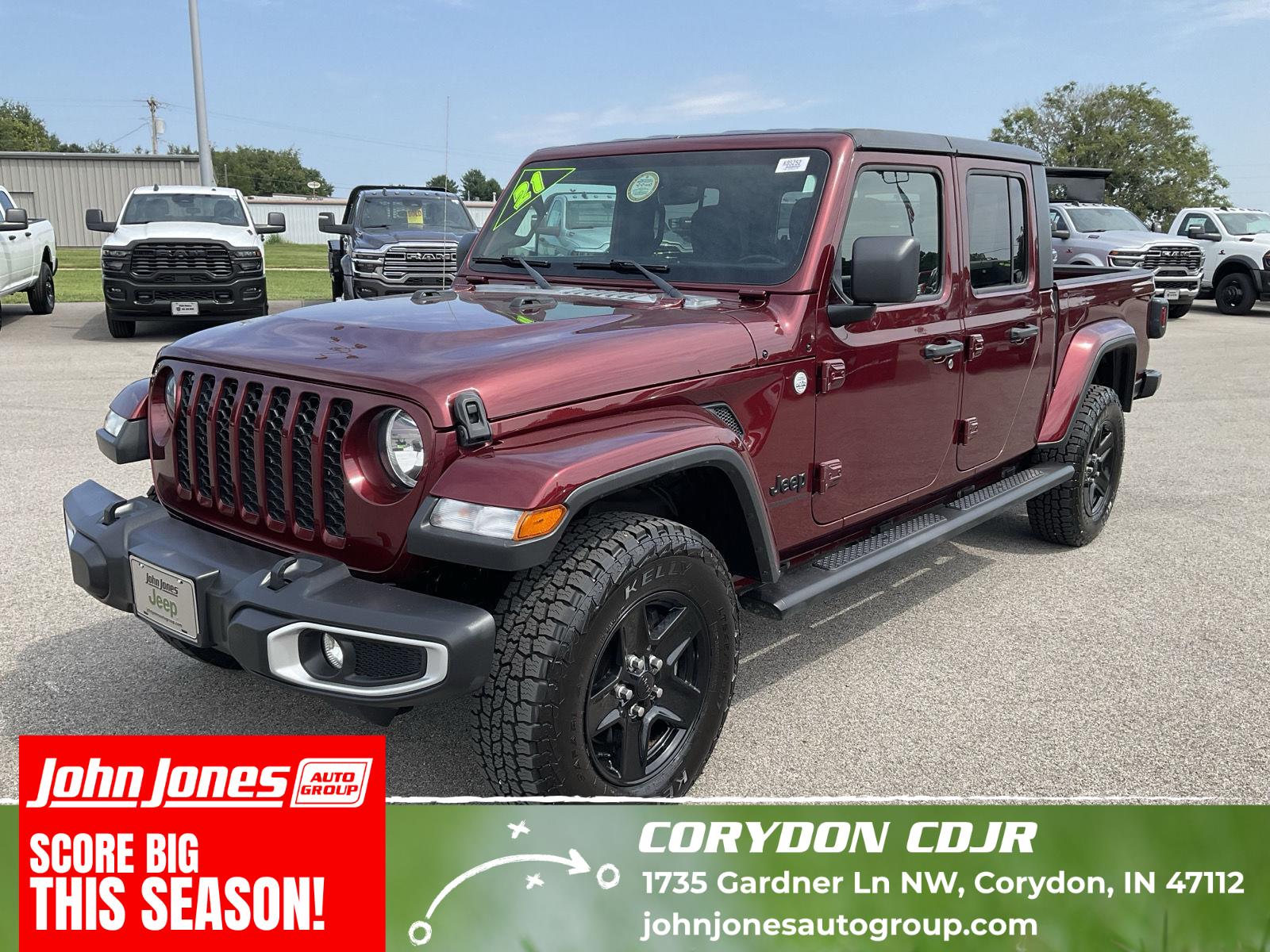 Firecracker Red Clearcoat 2021 Jeep Gladiator Pickup Truck Four-Wheel Drive 8-Speed Automatic