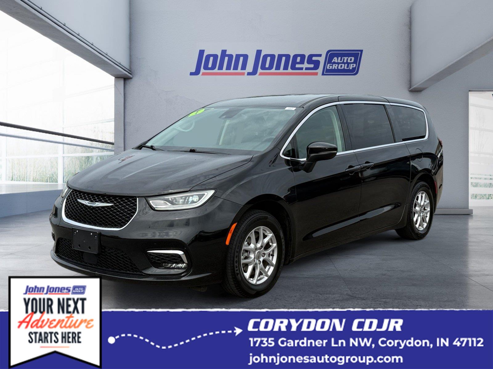 Brilliant Black Crystal Pearlcoat 2023 Chrysler Pacifica Minivan Front-Wheel Drive 9-Speed Automatic