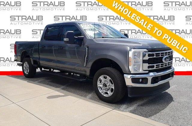 Carbonized Gray 2026 Ford F-250 Super Duty Pickup Truck Four-Wheel Drive Automatic
