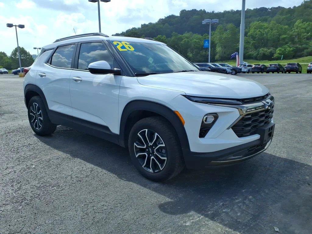 White (Iridescent Pearl Tricoat) 2026 Chevrolet Trailblazer SUV / Crossover Four-Wheel Drive 9-Speed Automatic