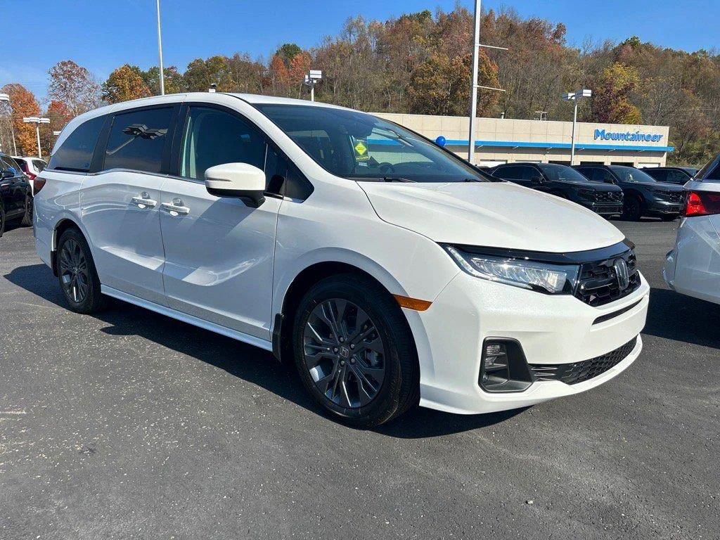 Platinum White Pearl 2025 Honda Odyssey Minivan Front-Wheel Drive Automatic