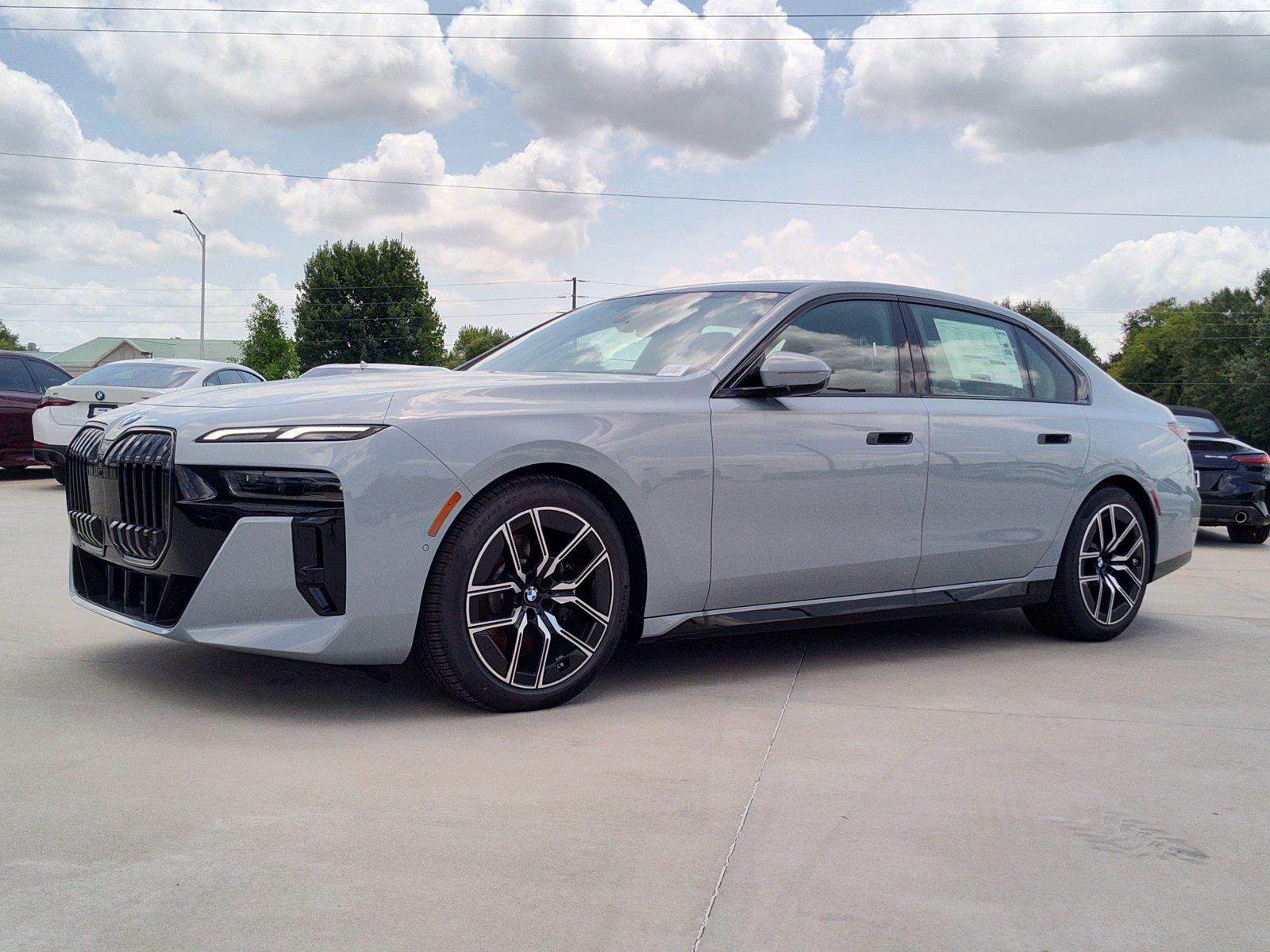 Gray (Brooklyn Grey Metallic) 2026 BMW 7 Series Sedan Rear-Wheel Drive Automatic