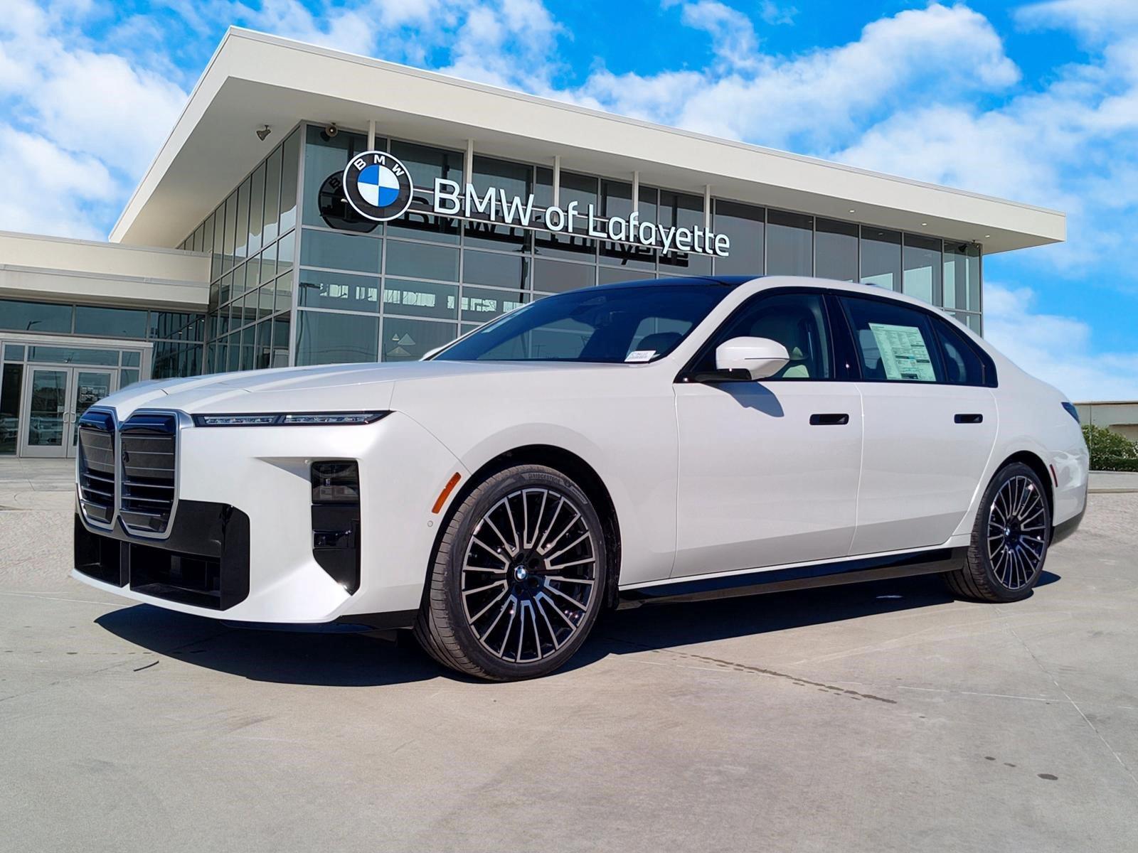 Mineral White Metallic 2027 BMW 7 Series Sedan Rear-Wheel Drive Automatic