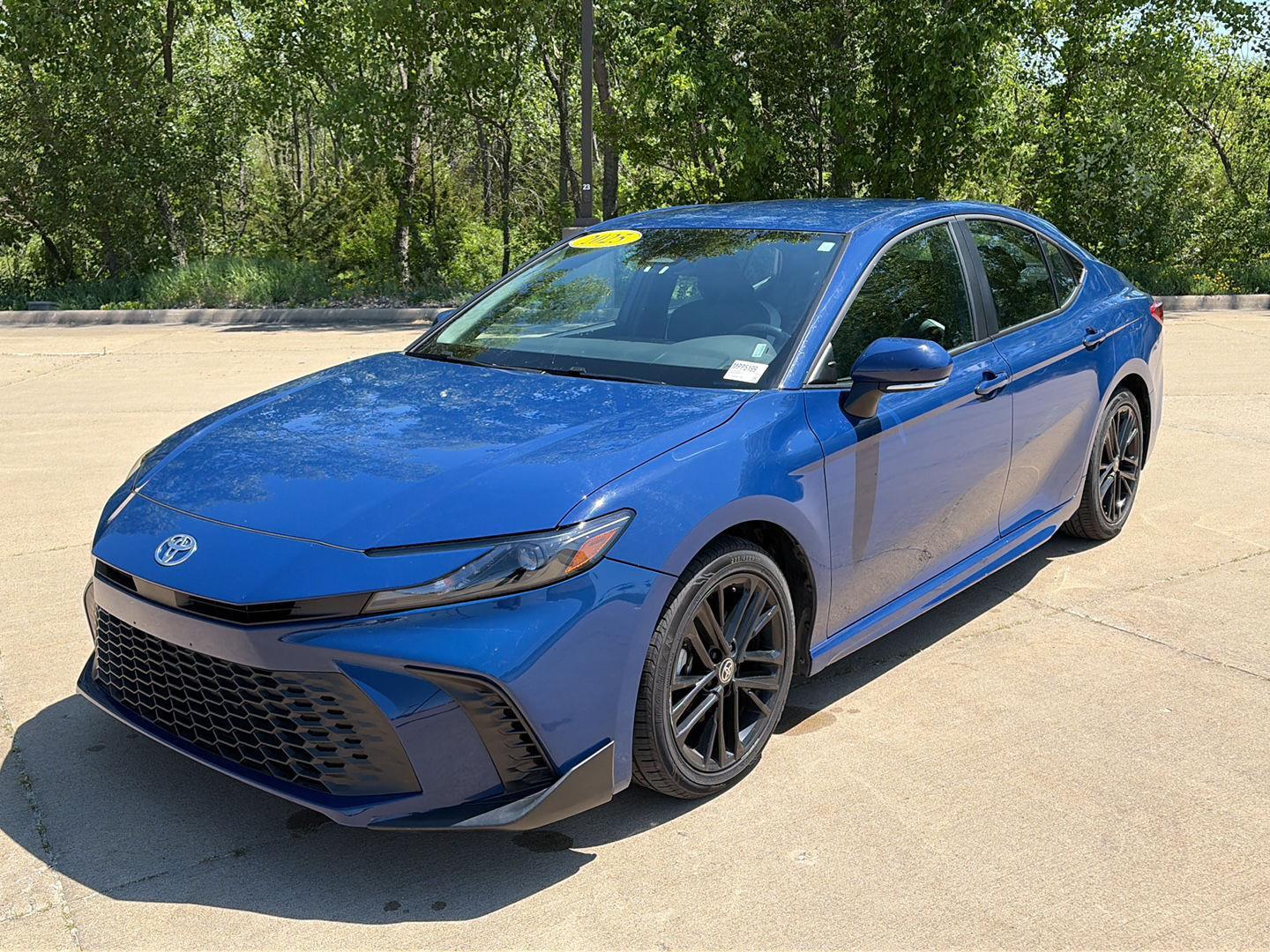 Reservoir Blue 2025 Toyota Camry Sedan Front-Wheel Drive Continuously Variable Transmission