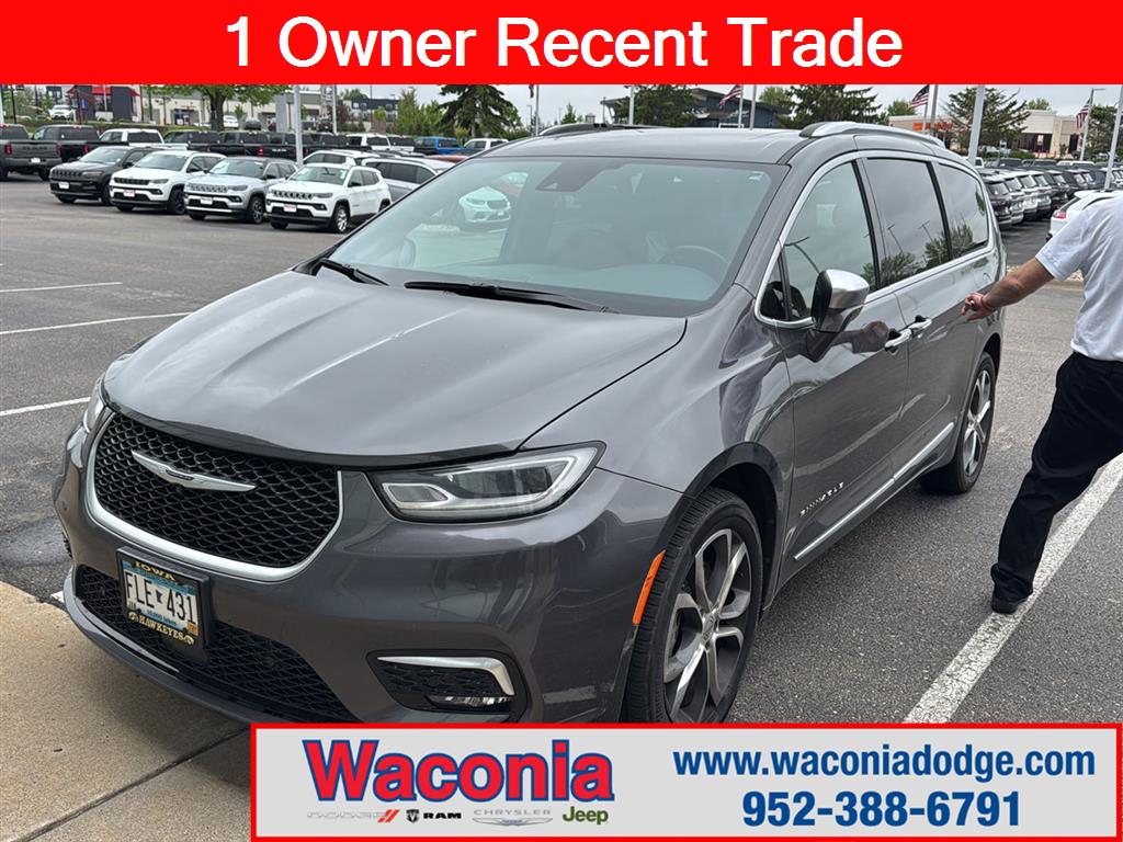 2021 Chrysler Pacifica Pinnacle's photo