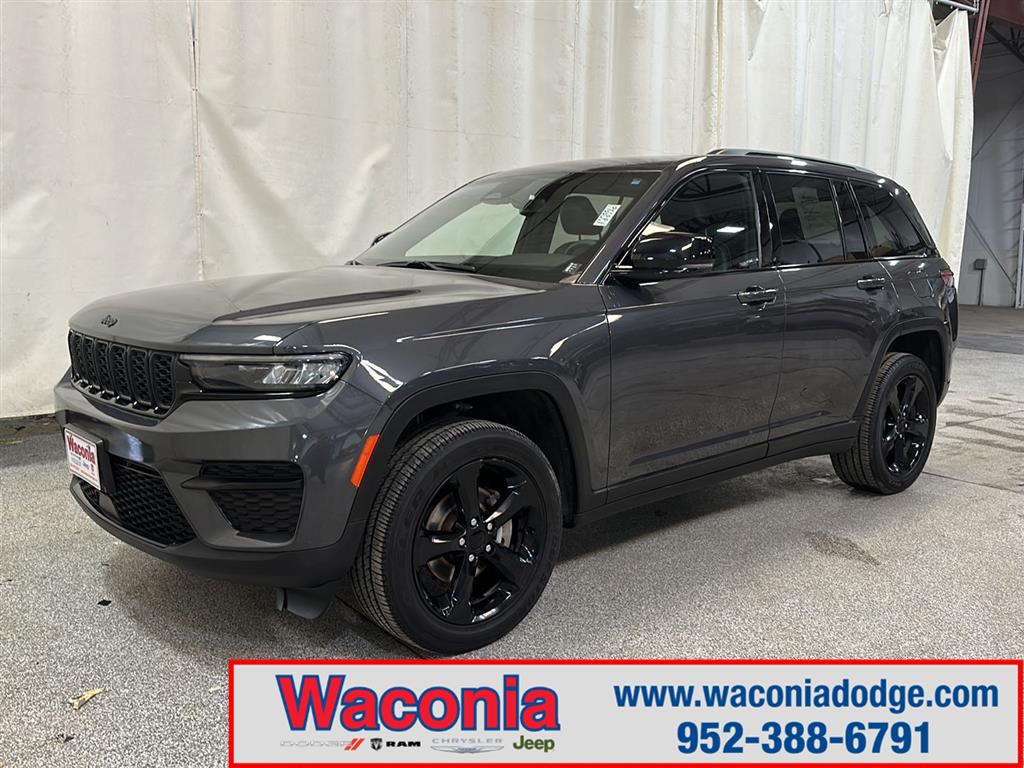 2023 Jeep Grand Cherokee Altitude 4WD