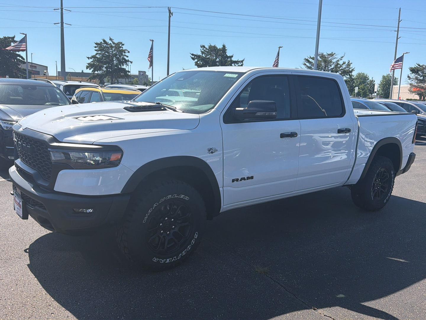 Bright White Clearcoat 2026 RAM 1500 Pickup Truck Four-Wheel Drive 8-Speed Automatic