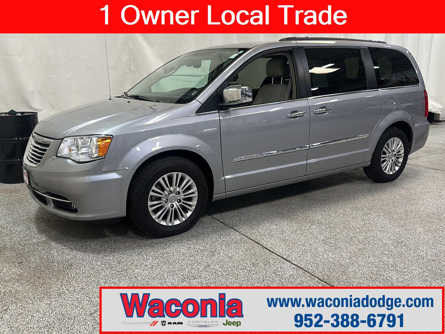 Billet Silver Metallic Clearcoat 2015 Chrysler Town & Country Minivan Front-Wheel Drive 6-Speed Automatic