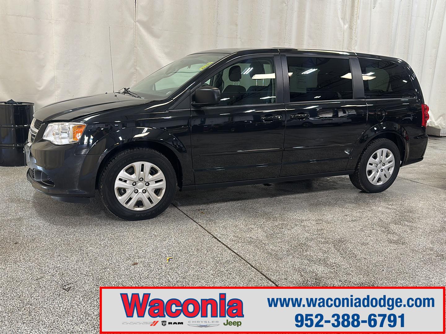 Brilliant Black Crystal Pearlcoat 2014 Dodge Grand Caravan Minivan Front-Wheel Drive 6-Speed Automatic