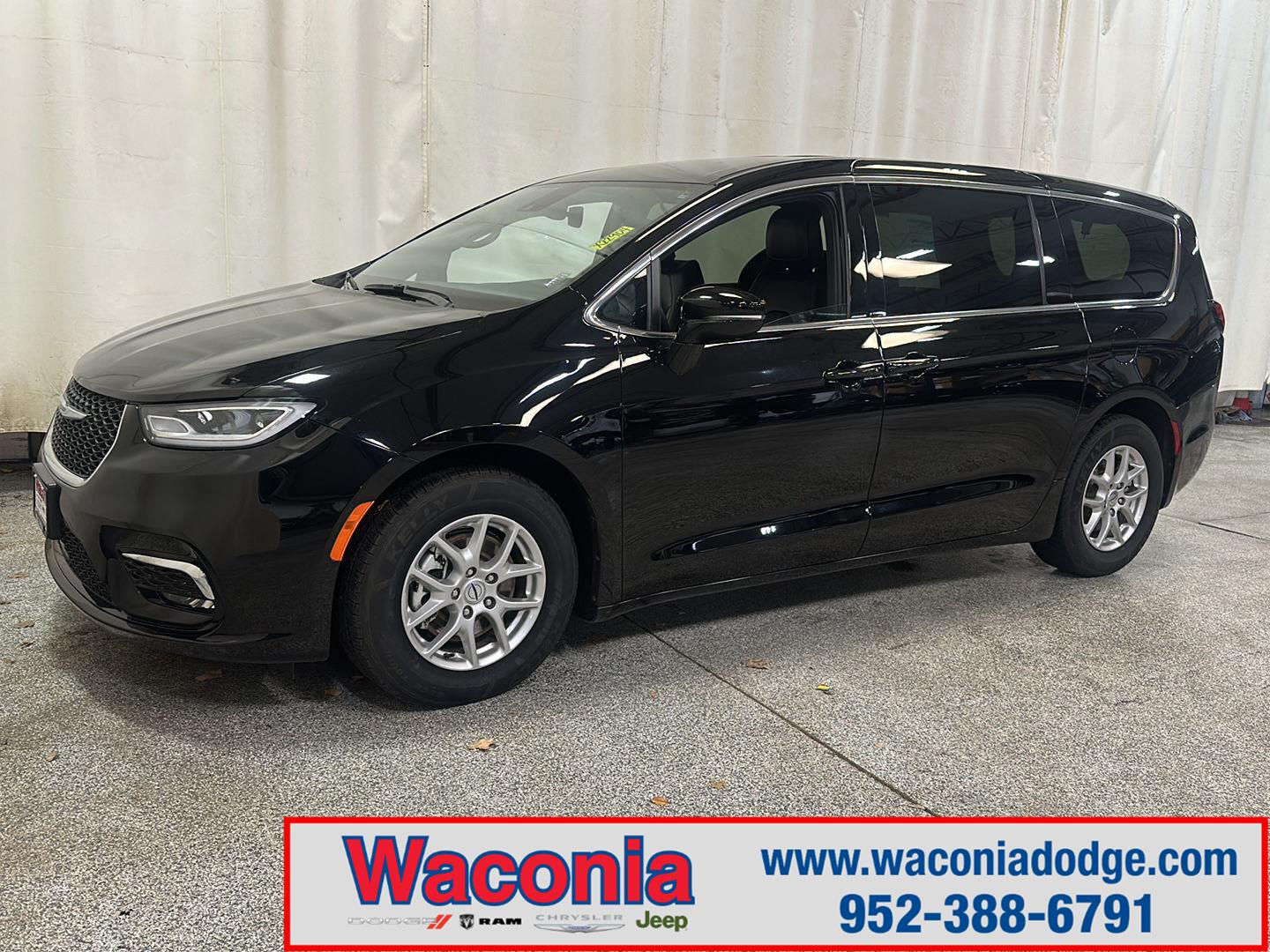 2025 Chrysler Pacifica Select FWD