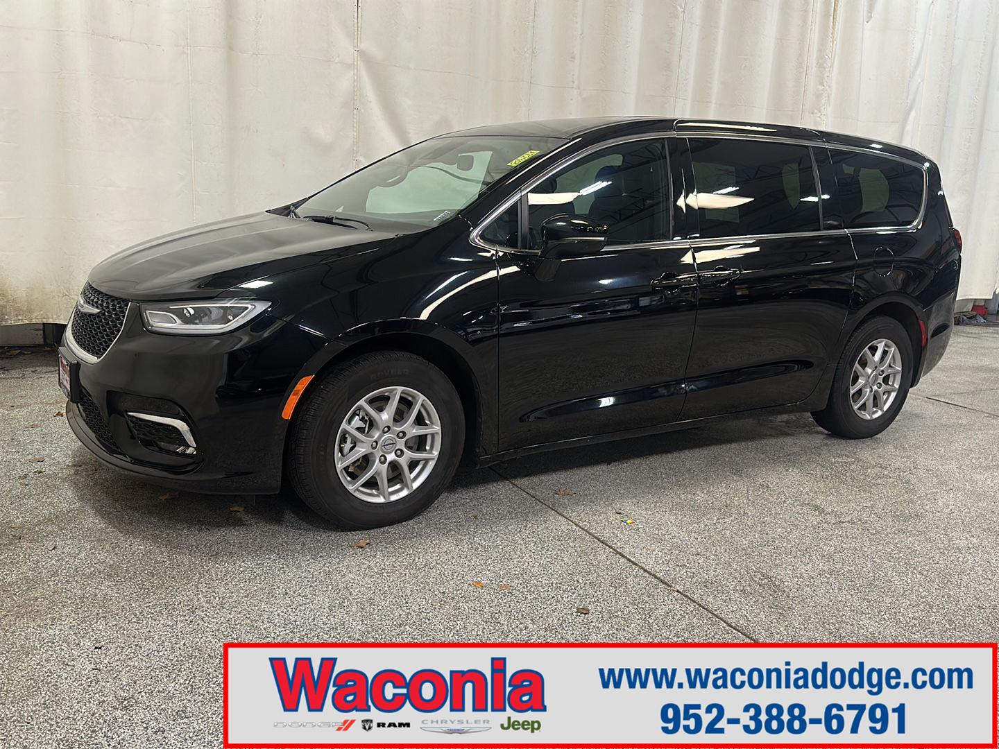 2025 Chrysler Pacifica Select FWD