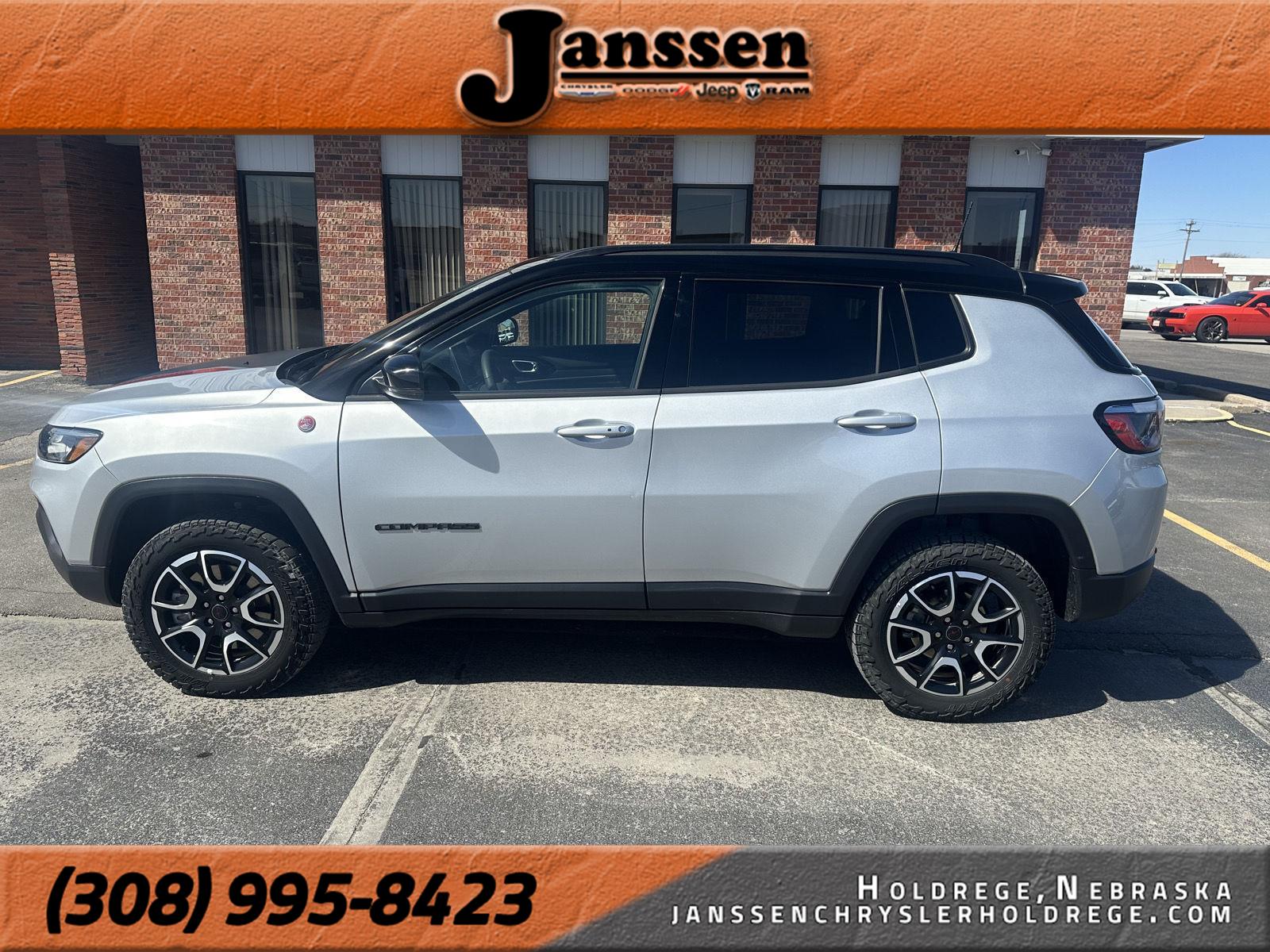 Silver Zynith Metallic Clearcoat 2025 Jeep Compass Trailhawk 4WD SUV / Crossover Four-Wheel Drive 8-Speed Automatic