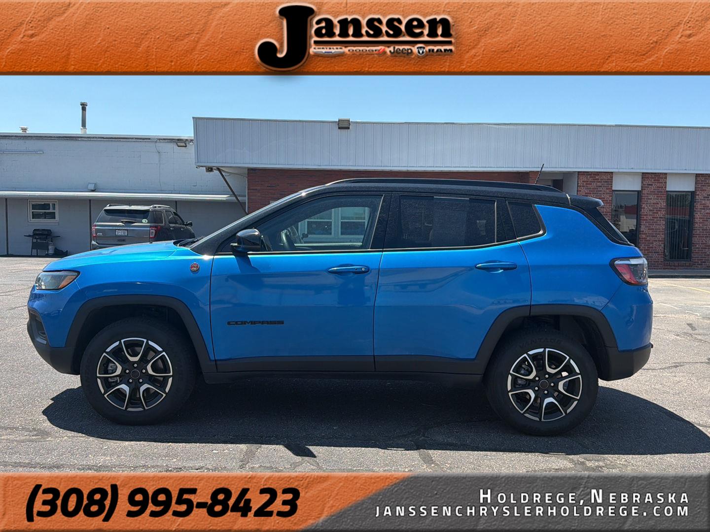 Hydro Blue Pearlcoat 2025 Jeep Compass SUV / Crossover Four-Wheel Drive 8-Speed Automatic