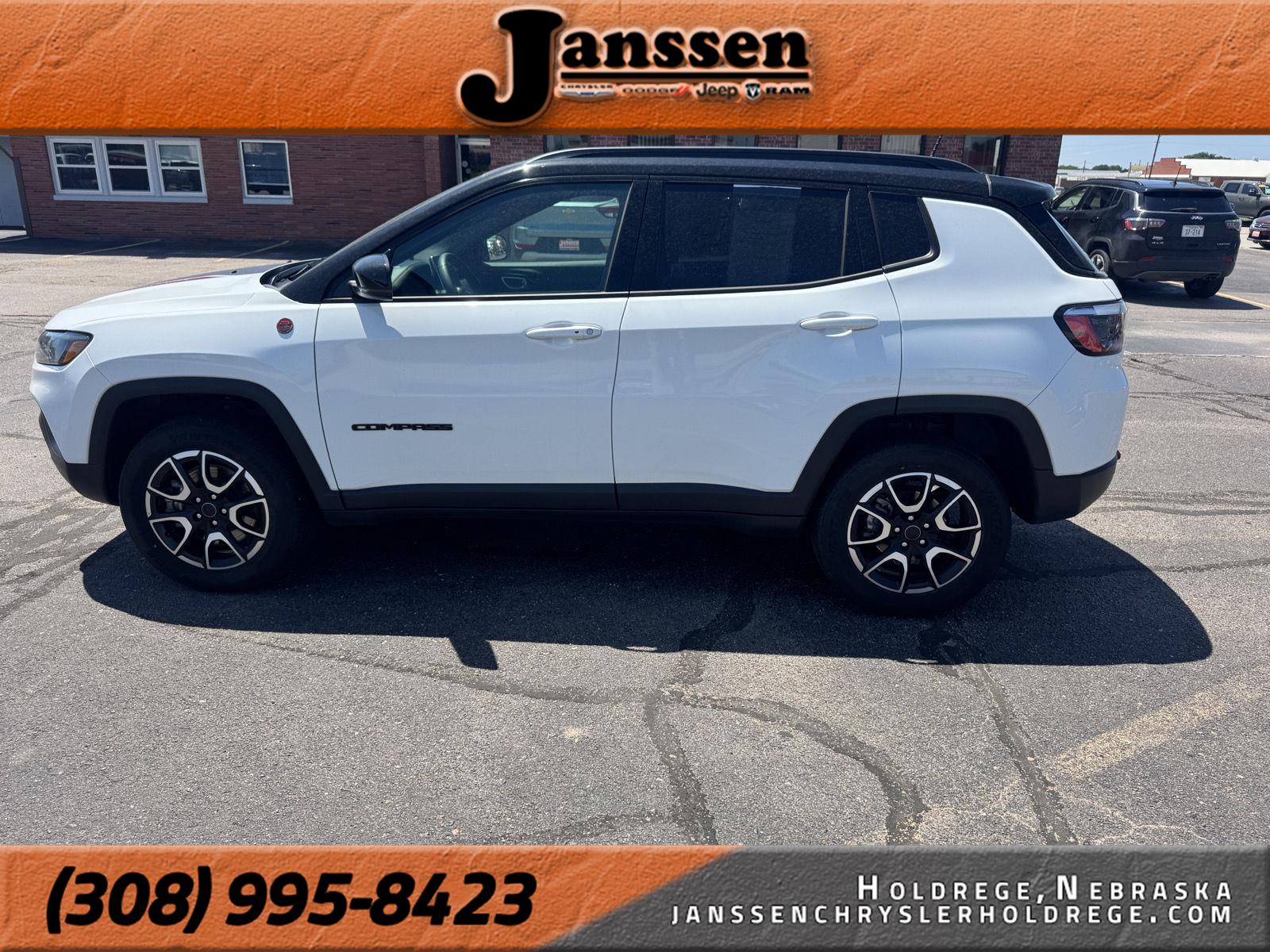 Bright White Clearcoat 2025 Jeep Compass SUV / Crossover Four-Wheel Drive 8-Speed Automatic