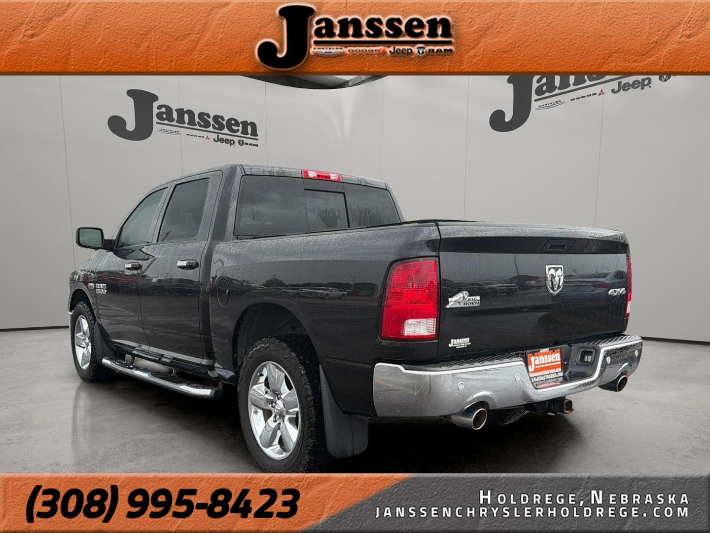 Brilliant Black Crystal Pearlcoat 2017 RAM 1500 Pickup Truck Four-Wheel Drive 8-Speed Automatic