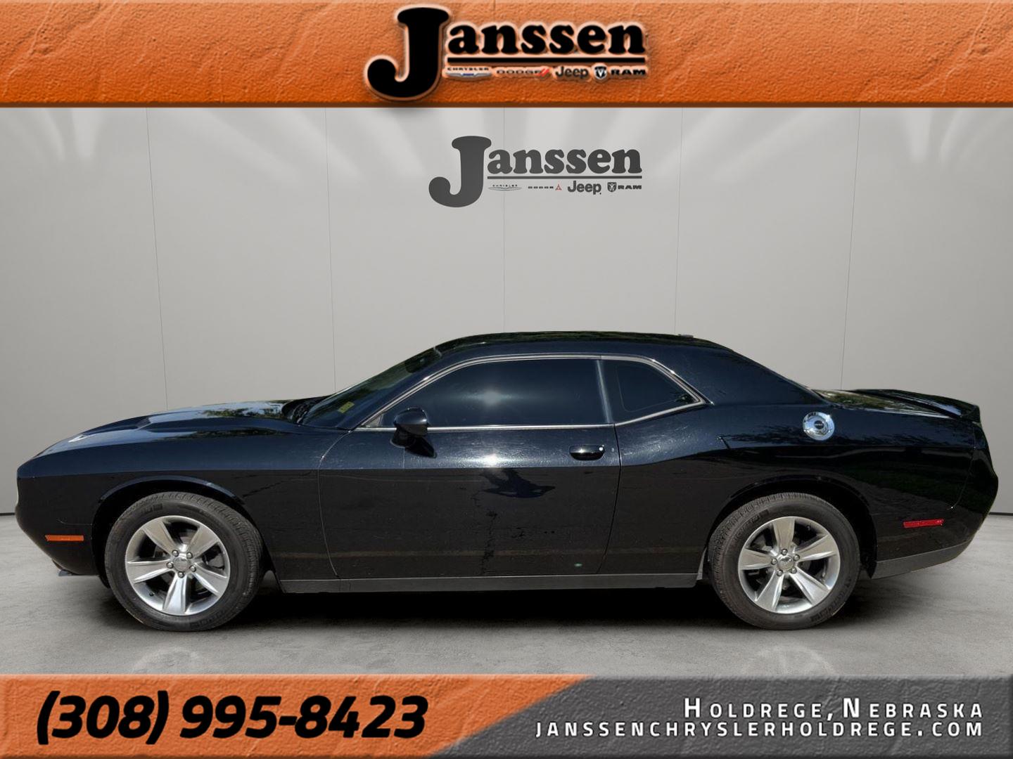 Pitch Black Clearcoat 2018 Dodge Challenger Coupe Rear-Wheel Drive 8-Speed Automatic