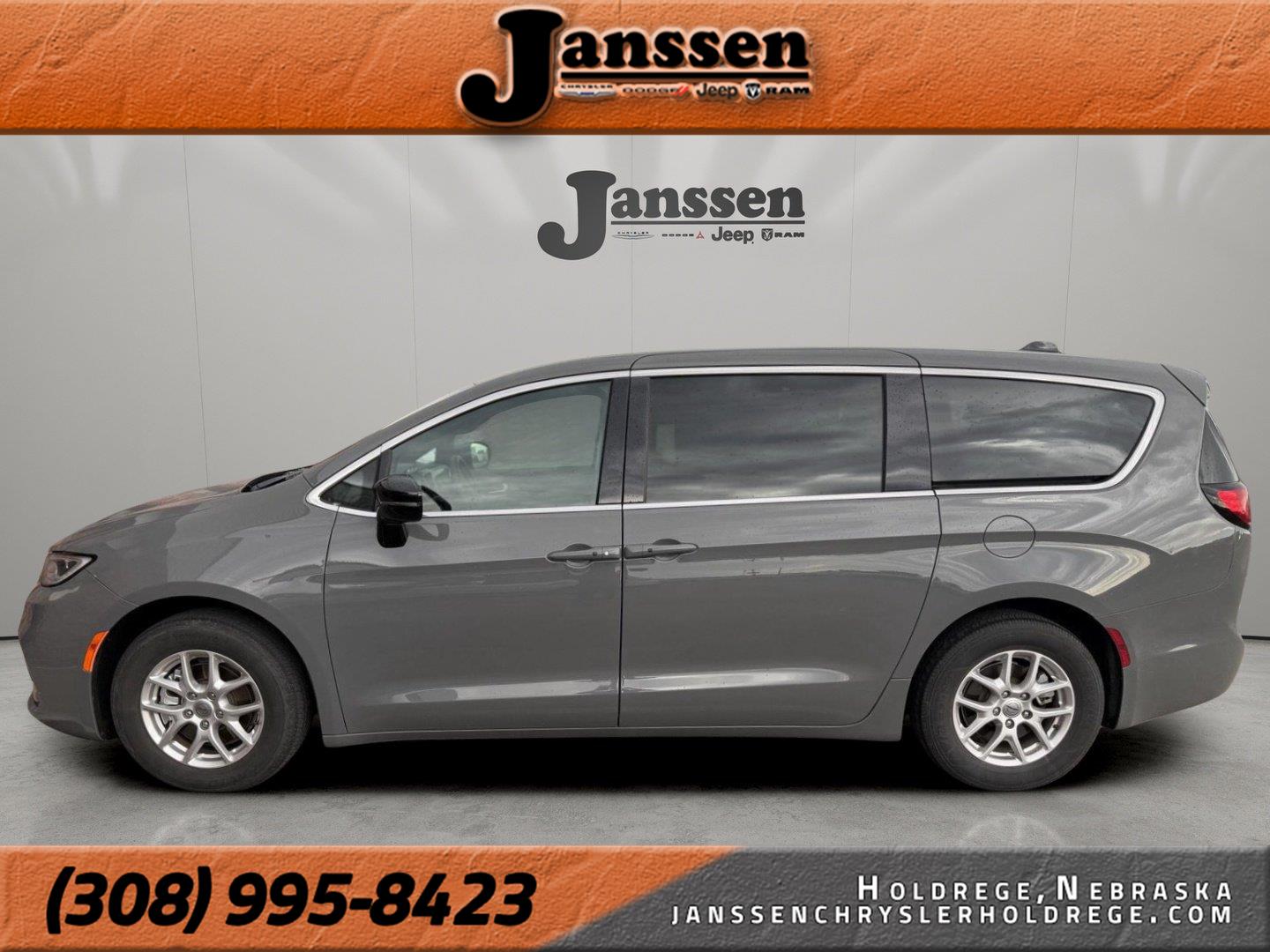 Ceramic Gray Clearcoat 2025 Chrysler Pacifica Minivan Front-Wheel Drive 9-Speed Automatic